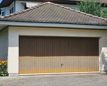 Moderne Garagentorinstallation in Muri